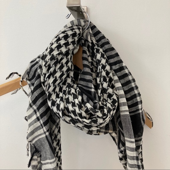 Classic black and white Hipster Check Scarf - Picture 8 of 8
